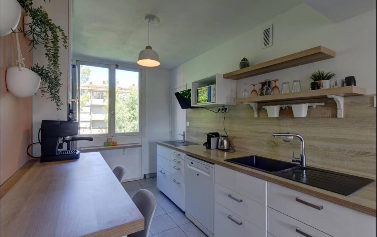 Apartment Le Smile - 3 Bedrooms - 8pers - Parking - Centre Gare