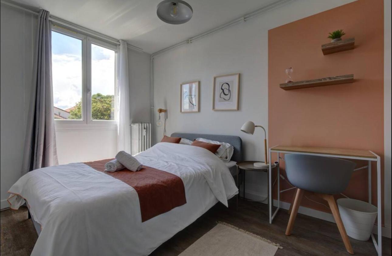 Apartment Le Smile - 3 Bedrooms - 8pers - Parking - Centre Gare